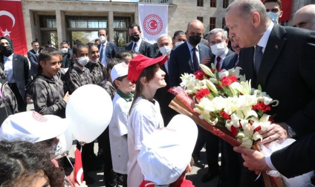 Cumhurbaşkanı Erdoğan çocuklarla buluştu