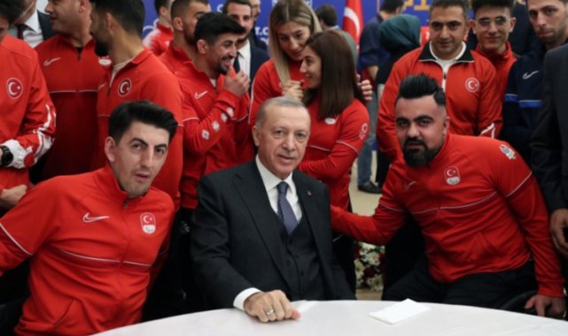 Cumhurbaşkanı Erdoğan sporun yıldızlarıyla buluştu