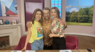 Gönül Yazar kör mü oldu?