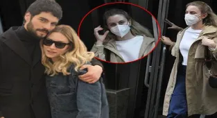 Haberler: Akın Akınözü'nin sevgilisi Sandra Pestemalciyan utangaç tavırlarıyla dikkat çekti