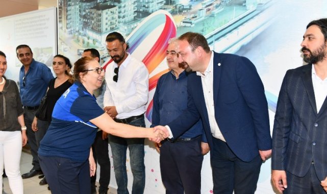 İzmir Çiğli'de bayramlaşma coşkusu