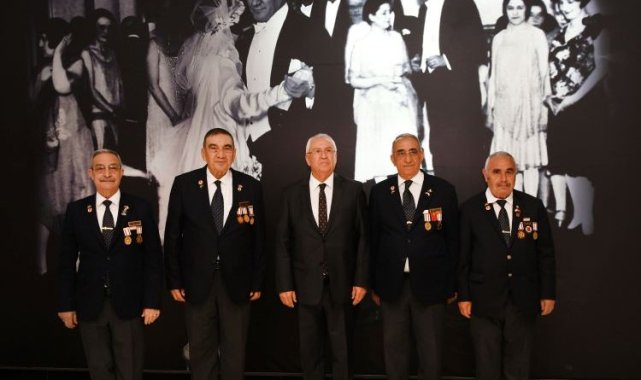 İzmir Karabağlar Belediyesi'nden gazi ve yakınlarına iftar