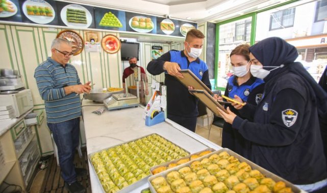 İzmir Karabağlar'da bayram denetimleri yapılıyor