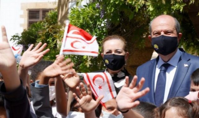 KKTC'de ilkokul öğrencilerinden 23 Nisan korteji
