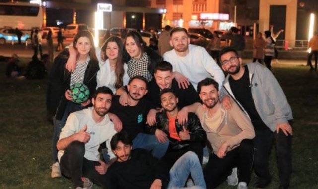 Kütahya'da gençler kaldığı yerden devam