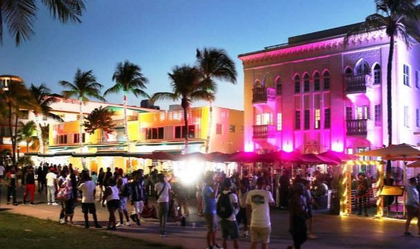 Miami’de OHAL ve Sokağa Çıkma Yasağı