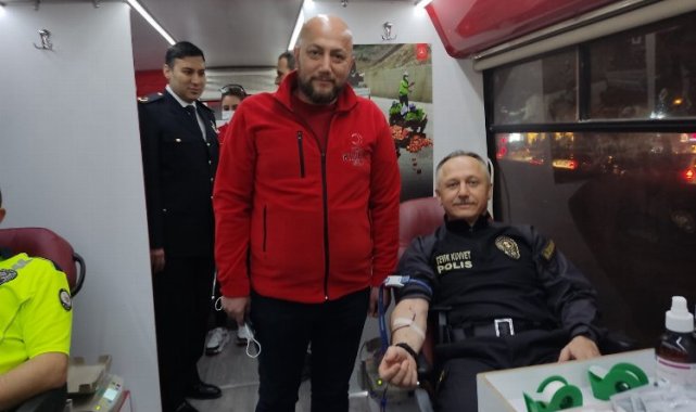 Niğde'de polis ve mahalle bekçilerinden anlamlı bağış