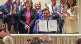 Vali DeSantis İmzaladı! Artık Florida da Kürtaj Yasak 
