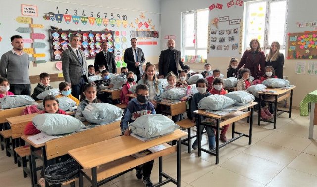 Van'da 152 çocuğun yüzü 'Prysmian'la güldü