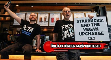 ABD'li Aktör Elini Starbucks Tezgahına Tutkalladı