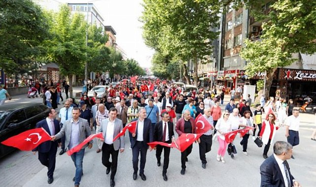 Bursa İnegöl'de 19 Mayıs 'Gençlik Yürüyüşü' ile başladı