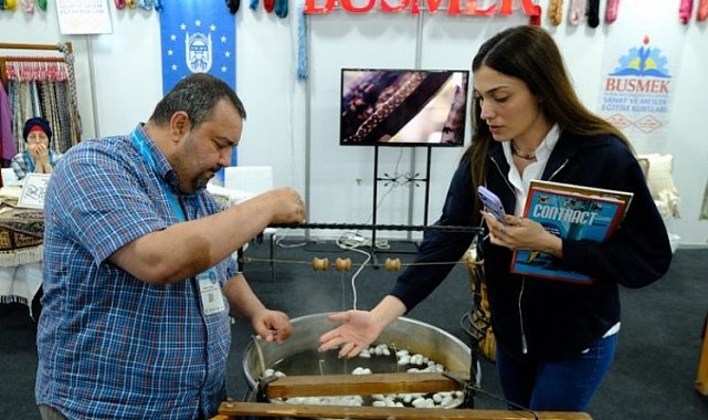 Bursa İpeği HOMETEX'in gözdesi oldu