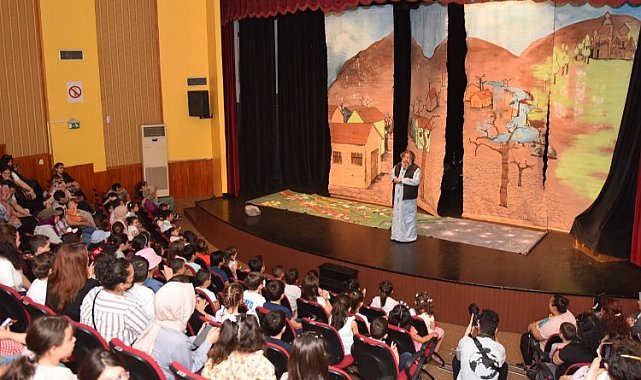 Bursa Yıldırım'da çocuklar tiyatroyu sevdi