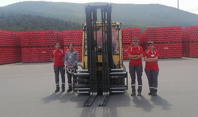Coca-Cola İçecek'ten kadınlara forklift eğitimi