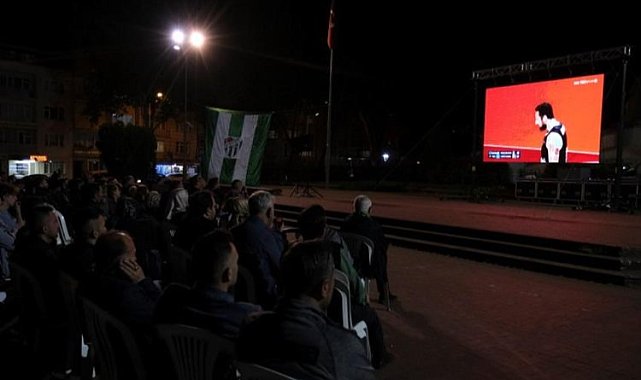 Eurocup final heyecanı Bursa İnegöl'de dev ekranla yaşandı