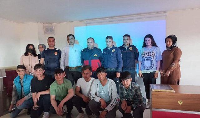 Gördesli gençler Manisa Büyükşehir itfaiyesi ile buluştu