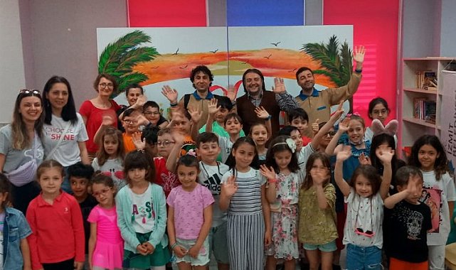 Gülümse Çocuk Tiyatrosu, Yahya Kaptan Koleji öğrencileriyle buluştu