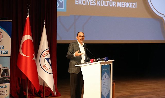 İbrahim Kalın Kayseri'de İlahiyat Zirvesi'nde konuştu
