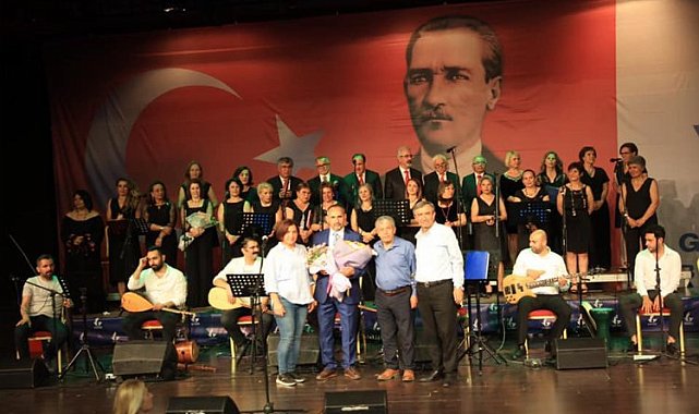 İzmir Güzelbahçe Türk Halk Müziği Korosu'ndan muhteşem konser