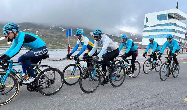 Kazak bisikletçiler Erciyes'i tercih ediyor