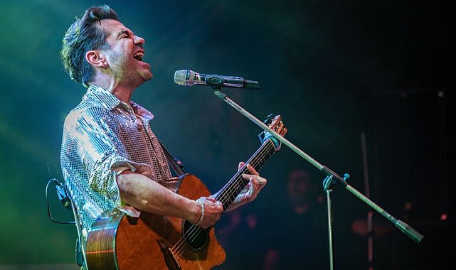 Kenan Doğulu 'Açıkhava'da yazı başlattı