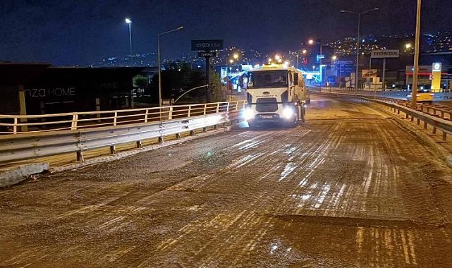 Kocaeli gece yarısı asfalt serimiyle trafik aksatılmadı