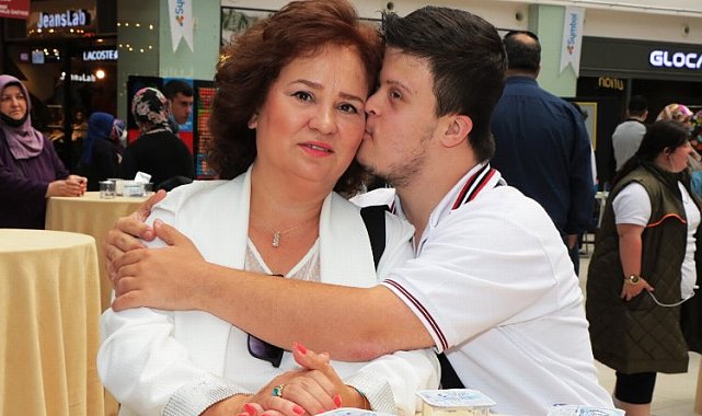 Kocaeli'nde özel öğrencilerden sanat sergisi