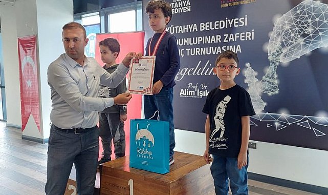 Kütahya'da derece alanlar ödüllendirildi