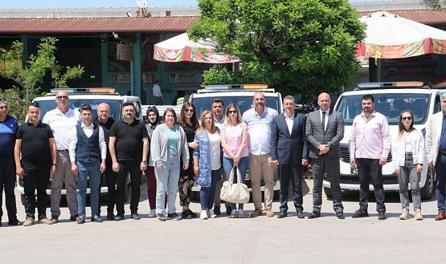 Manisa Büyükşehir Turgutlu'da hal sezonu açılış törenine katıldı