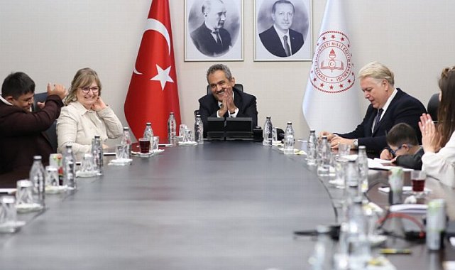Milli Eğitim'de Bakan Özer'in 'özel' misafirleri