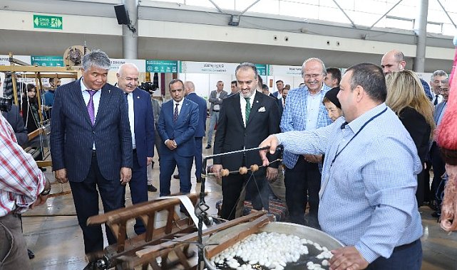 Türk dünyasının gelenekselleri Bursa'da vitrine çıktı