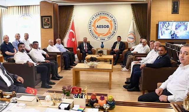 Antalya Valiliği esnafın yanında