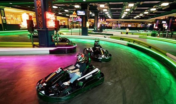 Atlantic City’de Kapalı Go-Kart Mutluluğu