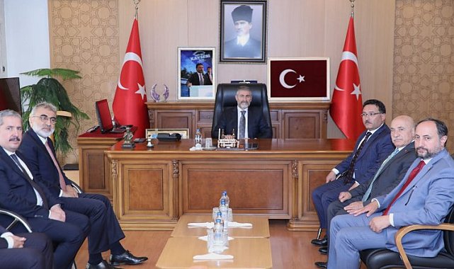 Bakan Nebati'den Vali Gökmen Çiçek'e ziyaret