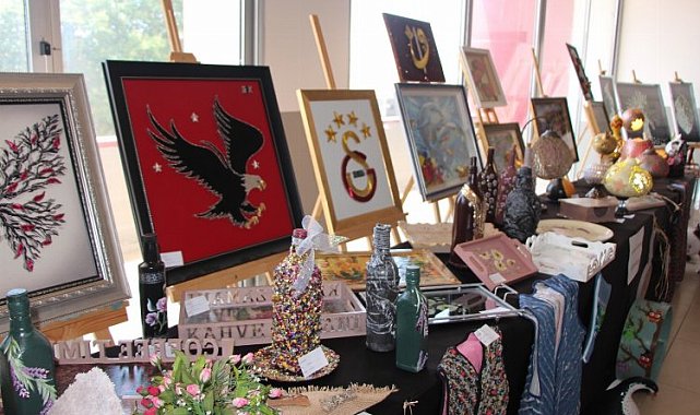 Bilecik Pazaryeri'nde el emekleri görücüye çıktı