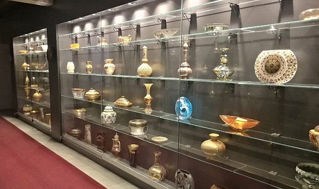 Camın zarafeti Kıbrıs Modern Sanat Müzesi'nde