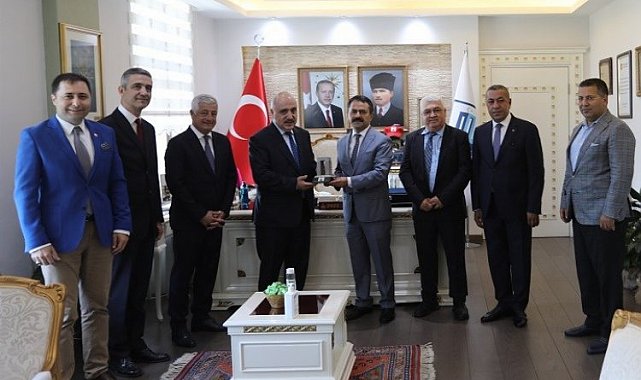 Cevat Genç'ten Vali İlhami Aktaş'a ziyaret