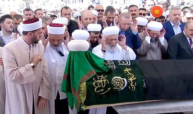 Cumhurbaşkanı Erdoğan, Ustaosmanoğlu'nun cenaze törenine katıldı