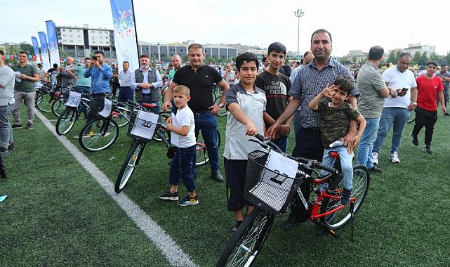 Gaziantep'te bakkal esnafına 3 bin sepetli bisiklet