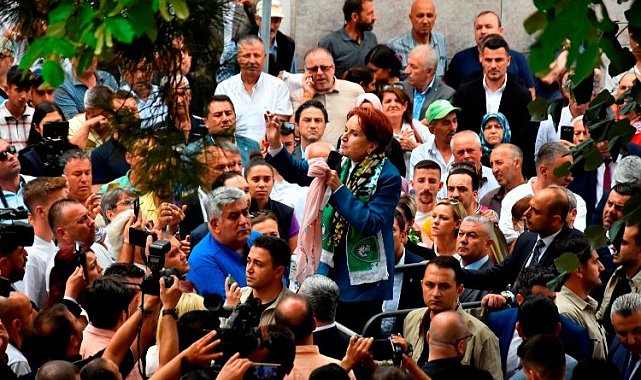İYİ Parti Genel Başkanı Akşener, Malkaralılarla buluştu