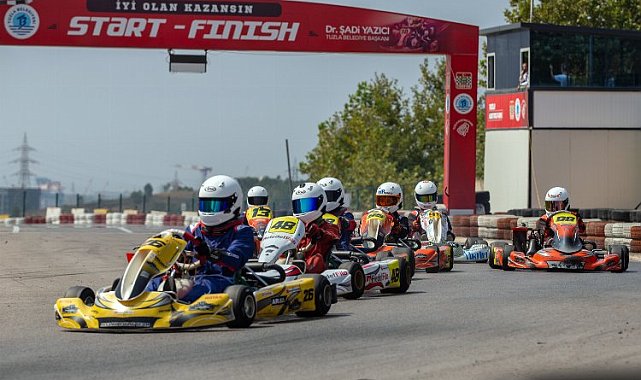 Karting heyecanı İstanbul Tuzla'da sürüyor
