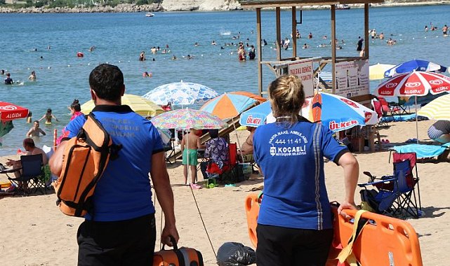Mavi bayraklı plajlarda ilkyardım timi görevde