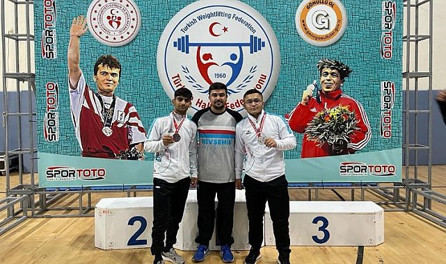 Nevşehirli halterciler madalyaları topladı