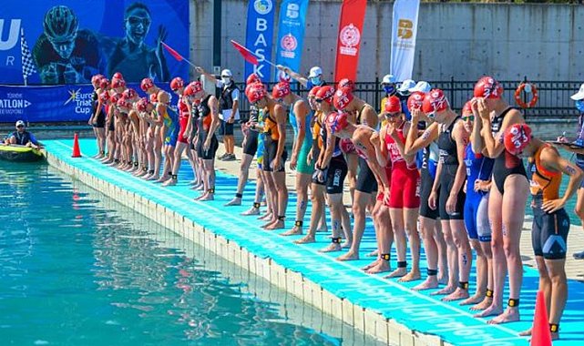 Türkiye'nin en iyi triatletleri Balıkesir'de buluştu