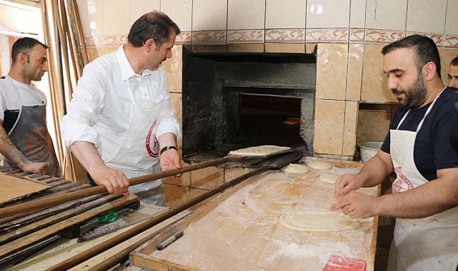 Vali Ayhan ilçelerde sorunları dinliyor