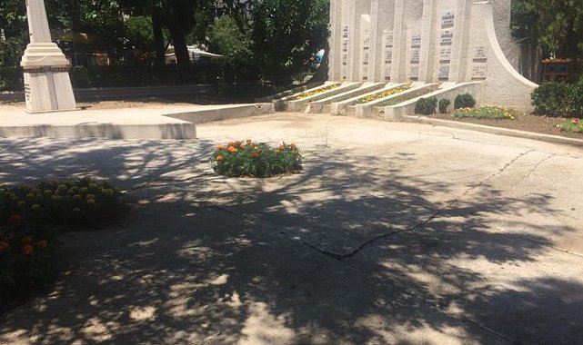 Vatandaş şehitlik için isyan etti, Keşan Belediyesi çiçeklendirdi