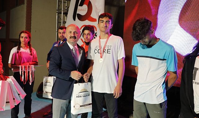 Ağrı'da coşkulu 15 Temmuz anma programı