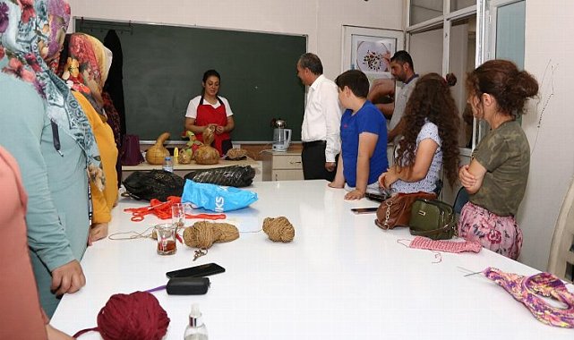 Başkan Kılınç el emeği göz nuru eserleri inceledi