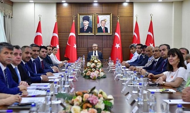 Diyarbakır Valiliği 'istihdam ve mesleki eğitim' için toplandı