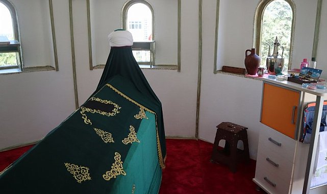 Düzce'de zarar gören türbe ziyaretçilere açıldı